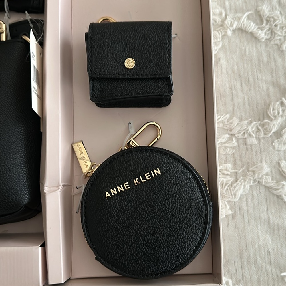 Brand New 5 Piece Anne Klein Purse Set - Picture 4 of 7